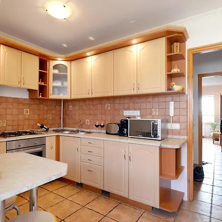 Kincsvar Apartman * אגר
