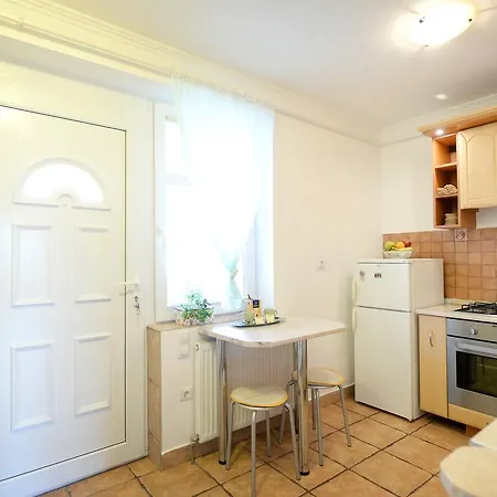 Kincsvar Apartman Apartment *